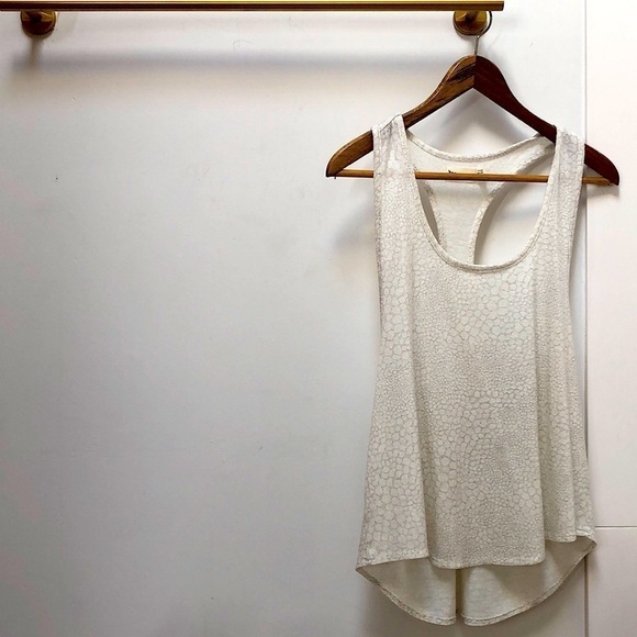 ANTHROPOLOGIE •by CORPUS• Neutral Patterned Oversized Tank Size small - Picture 3 of 5